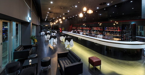 Watermark Docklands - Pubs Adelaide 3