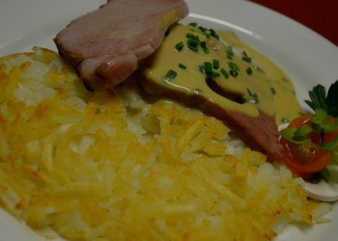 Des Alpes Swiss Restaurant - Pubs Adelaide 3