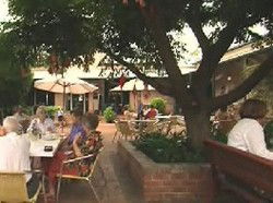 Georgies Cafe Restaurant - Pubs Adelaide 2