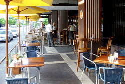 Ducks Nuts Bar & Grill - Pubs Adelaide 3