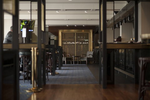 The Royal On The Waterfront - Pubs Adelaide 1