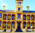 The Queenscliff Historic Royal Hotel - Pubs Adelaide