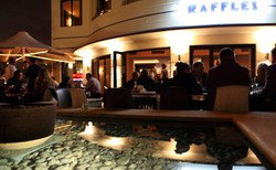Raffles Hotel Lounge Bar - Pubs Adelaide 2