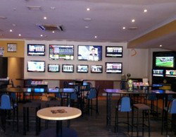 Tacking Point Tavern - Pubs Adelaide 0