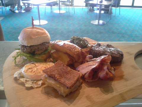 Salamander Tavern - Pubs Adelaide 4
