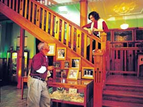 Hotel Corones - Pubs Adelaide 0