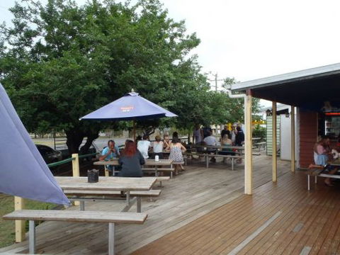 Maidenwell Hotel - Pubs Adelaide 2