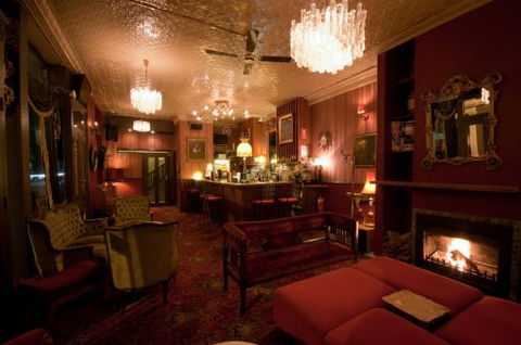 Back Bar Cocktail Lounge & Function Venue - Pubs Adelaide 0