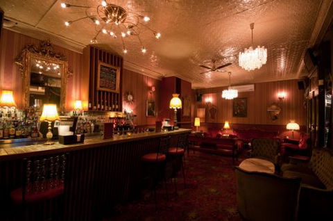 Back Bar Cocktail Lounge & Function Venue - Pubs Adelaide 4