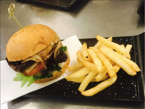 Woods And Irons Restaurant @ The Moranbah Golf Club - Pubs Adelaide 1