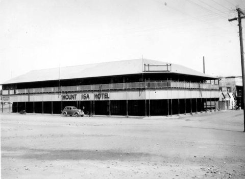 Isa Hotel - Pubs Adelaide 2