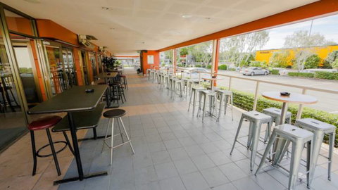 Treetops Tavern - Pubs Adelaide 1