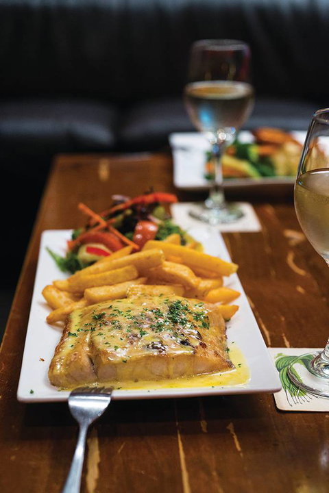 Dolly’s Bar & The Hibiscus Tavern - Pubs Adelaide 0