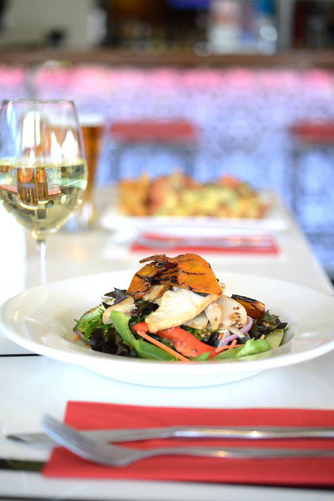 Dolly’s Bar & The Hibiscus Tavern - Pubs Adelaide 4