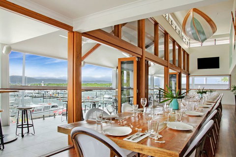 Hemingway's Brewery Cairns Wharf - Pubs Adelaide 0