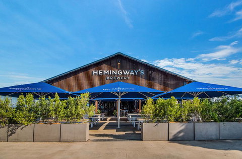 Hemingway's Brewery Cairns Wharf - Pubs Adelaide 1
