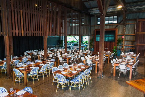 Hemingway's Brewery Cairns Wharf - Pubs Adelaide 3