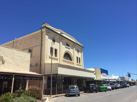 Kadina Memorial School Art Showcase At The Ascot Community Exhibition  Art Gallery - Pubs Adelaide 0