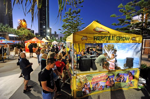 Surfers Paradise Beachfront Markets - Pubs Adelaide 0