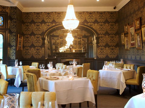 Christmas Day Celebration At Lilianfels Resort And Spa - Pubs Adelaide 0