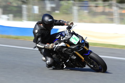 QR Moto Ride Days At Queensland Raceways! - Pubs Adelaide 2