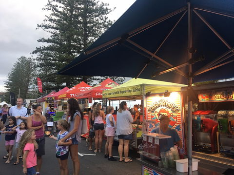 Twilight Markets Caloundra - Pubs Adelaide 2