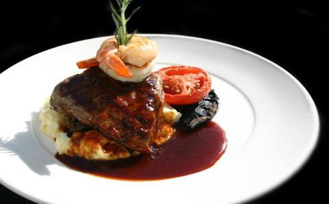Aquarius Seafood Restaurant - Pubs Adelaide 3