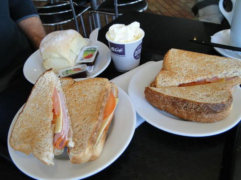 McDonald's - Pubs Adelaide 0