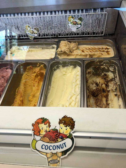 Oggies Ice Cream Cafe - Pubs Adelaide 0