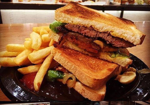 Rhumbas - Docklands - Pubs Adelaide 0