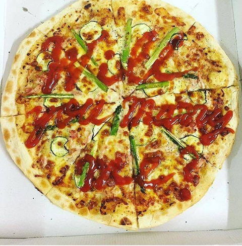 Pizza Vs Burger - Pubs Adelaide 0