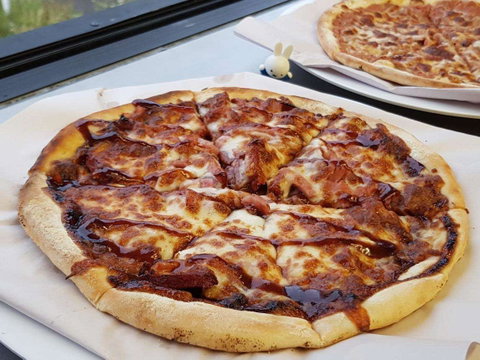 Queens Pizza - Pubs Adelaide 0