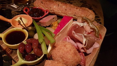 Down The Hatch - Pubs Adelaide 0