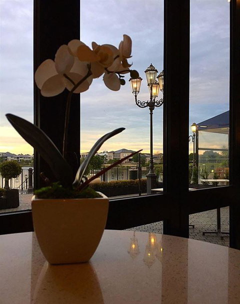 LakeFront Bistro - Pubs Adelaide 12
