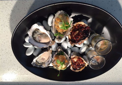 LakeFront Bistro - Pubs Adelaide 15