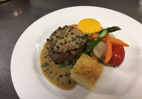 LakeFront Bistro - Pubs Adelaide 16