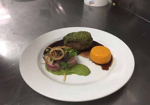 LakeFront Bistro - Pubs Adelaide 6