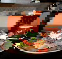 Treehouse Caf - Pubs Adelaide