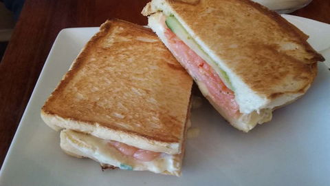 A Delicious Afare - Pubs Adelaide 0