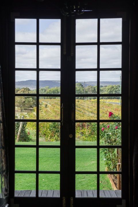 Black Swan Winery And Restaurant - Pubs Adelaide 1