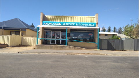 Ardrossan Seafood And Schnitzels - Pubs Adelaide 0