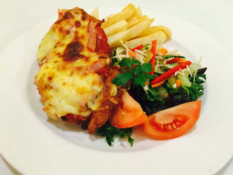 The Blue Fin Fishing Club - Pubs Adelaide 0