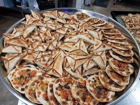 Yum Yum Lebanese Pizza & Cafe - Pubs Adelaide 0