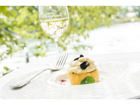 Noosa Waterfront Restaurant - Pubs Adelaide 2