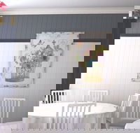 Dinmore Cottage - Pubs Adelaide