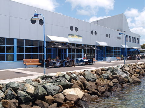 GJ's Bay Cafe And Grill - Pubs Adelaide 0