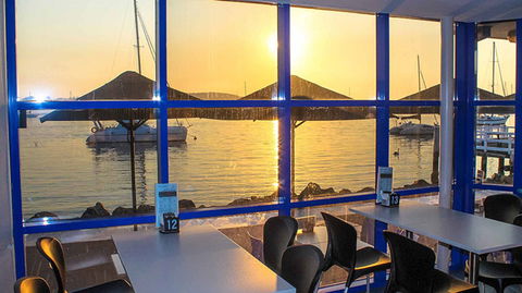 GJ's Bay Cafe And Grill - Pubs Adelaide 2
