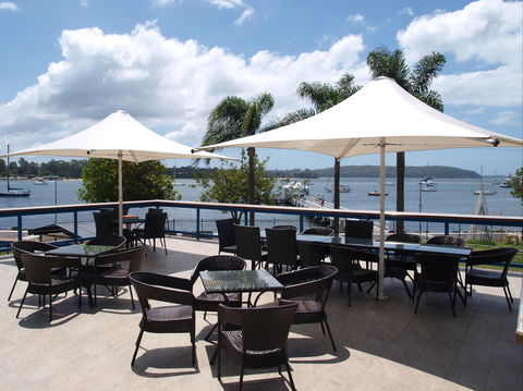 Mariners On The Waterfront Bistro - Pubs Adelaide 0