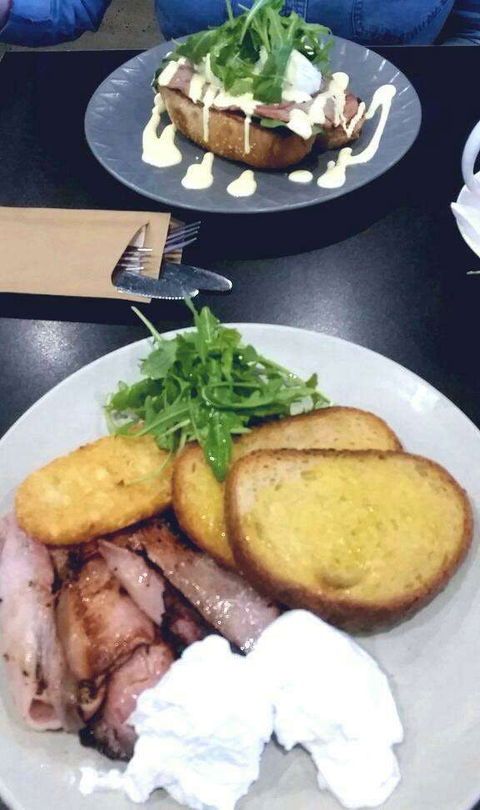 Zitto - Pubs Adelaide 0