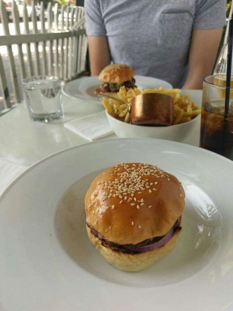 White House [Fortified] Food + Wine - Pubs Adelaide 0